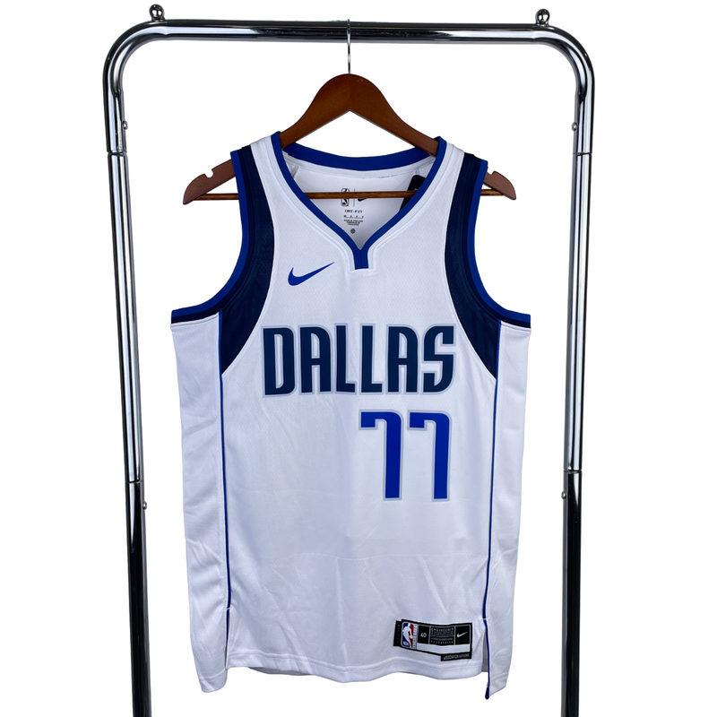 Regata NBA Dallas Mavericks Nike Authentic Doncic 77 - Branca