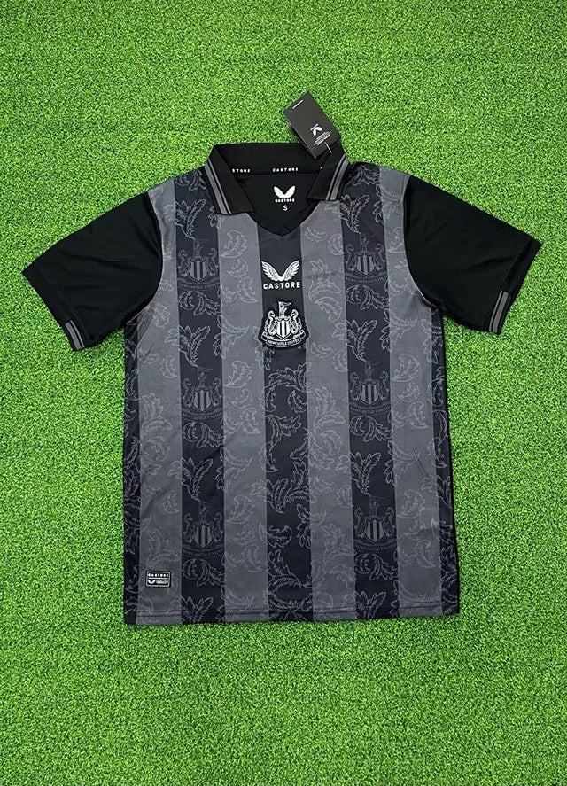 Camisa Newcastle aniversário 130 anos